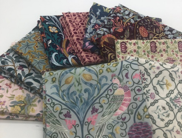 Fat Quarter Set Red House