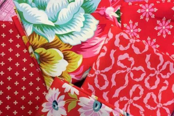 Figo True Kisses Heather Bailey Fat Quarter Set red