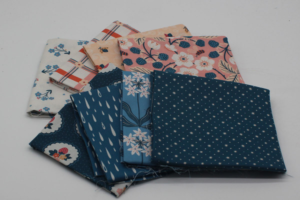 Fat Quarter Set Cloud9 Tiny & Wild by Sue Gibbons