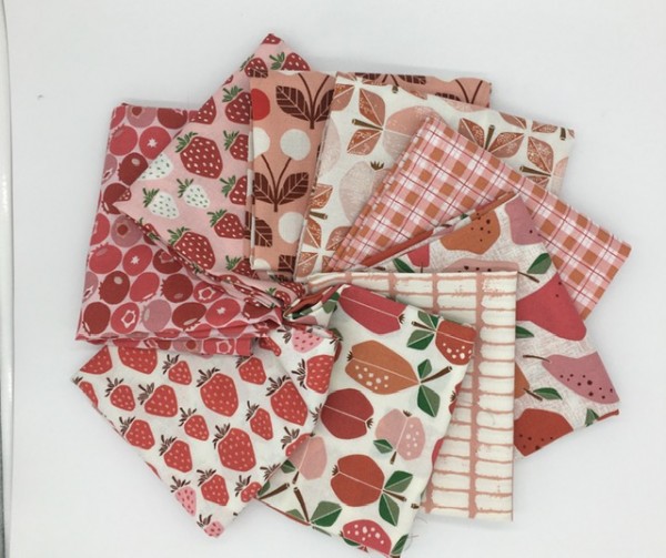 Fat Quarter Set Under the Appletree red Loes van Oosten